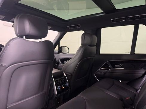 Certified 2023 Land Rover Range Rover SE image 18