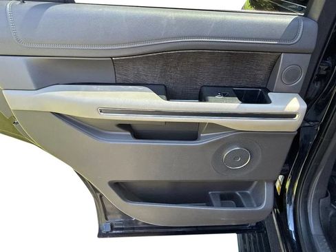 Used 2021 Ford Expedition Limited AWD/4WD image 29