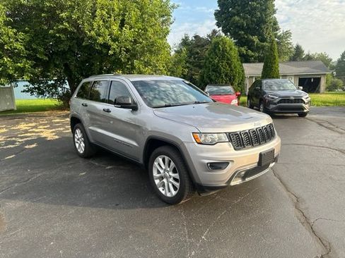 Used 2017 Jeep Grand Cherokee Limited AWD/4WD image 1