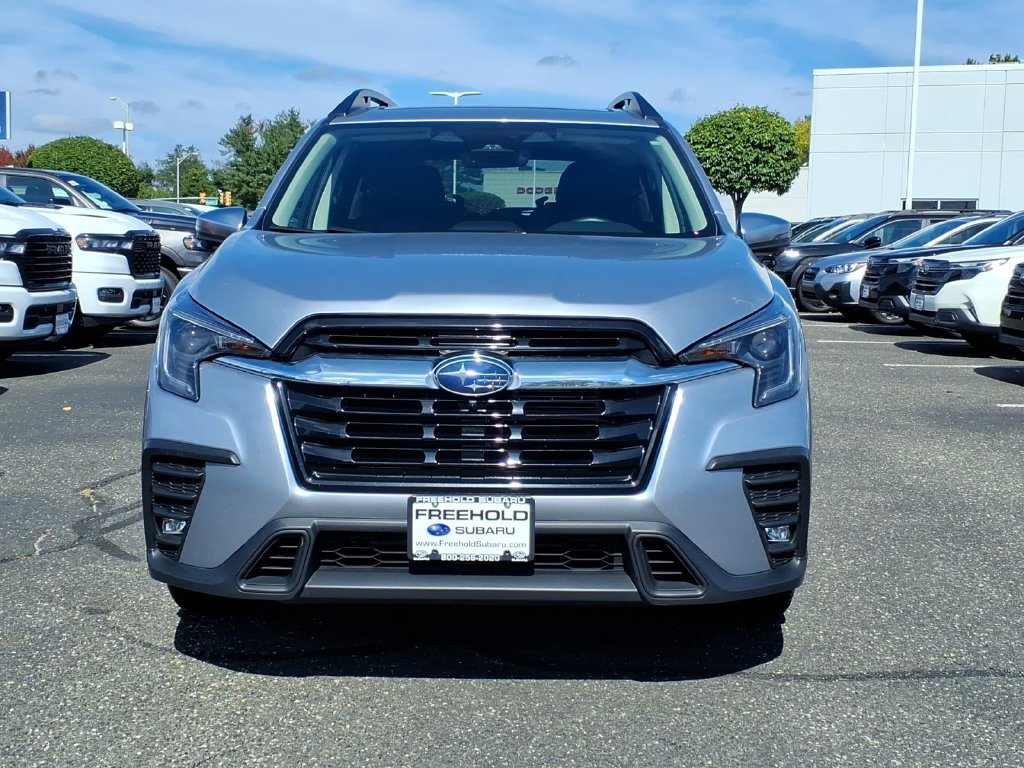 Used 2023 Subaru Ascent Limited w/ Technology Package AWD/4WD image 2