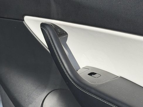 Used 2020 Tesla Model Y Performance image 36