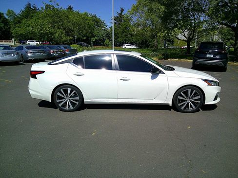 Used 2022 Nissan Altima 2.0 SR FWD image 6
