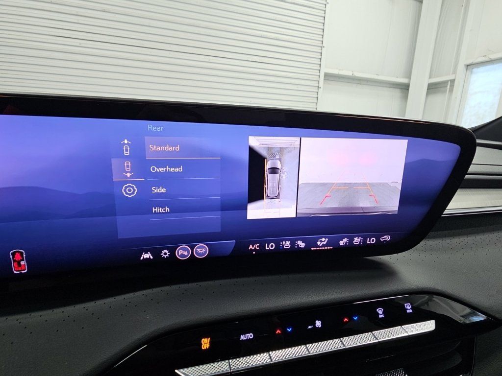 Certified 2025 Buick Enclave Avenir w/ Super Cruise Package AWD/4WD image 19