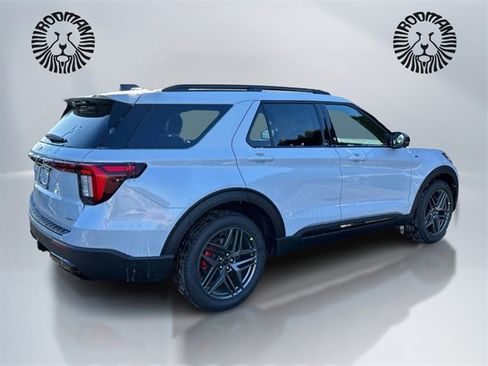 New 2026 Ford Explorer ST-Line w/ ST-Line Street Pack image 5