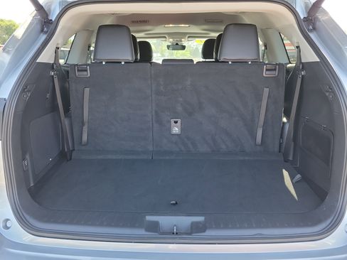 Used 2024 Toyota Highlander Limited image 14