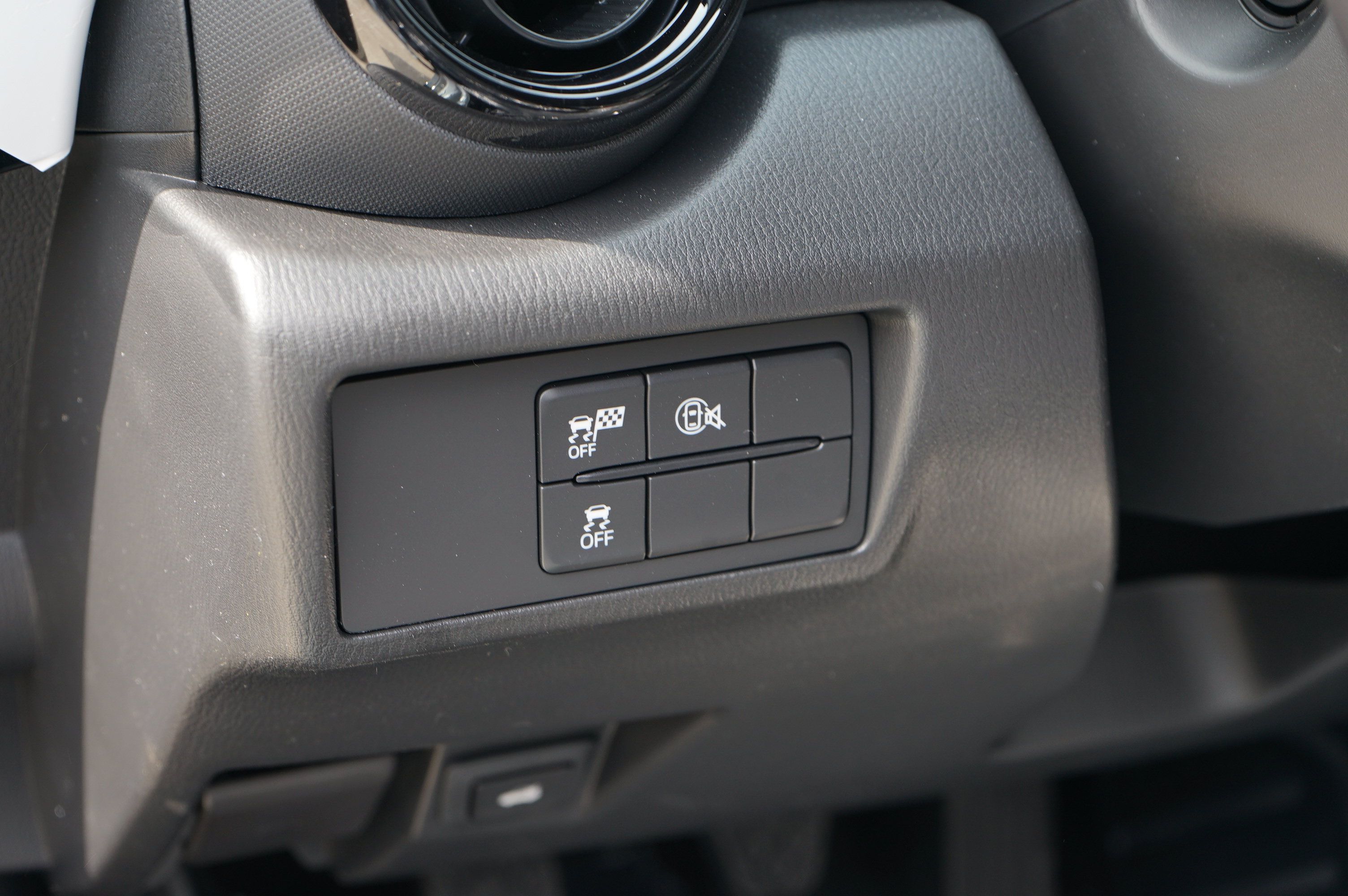 New 2026 MAZDA MX-5 Miata Club w/ Interior Package RWD image 17
