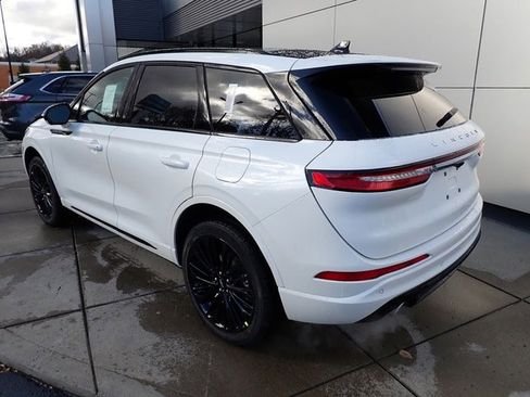 New 2026 Lincoln Corsair Premiere image 3