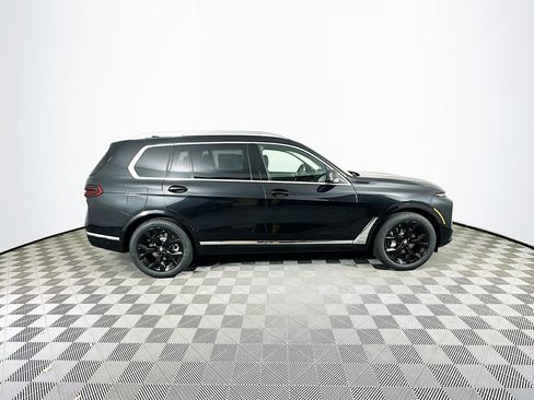 Used 2025 BMW X7 xDrive40i w/ Premium Package image 9