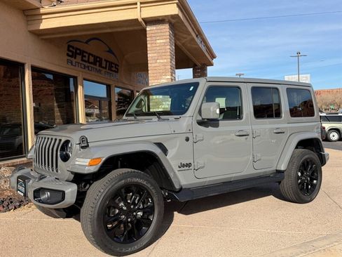 Used 2023 Jeep Wrangler Unlimited Sahara image 8