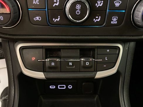 Used 2023 GMC Terrain SLE w/ Driver Convenience Package FWD image 19