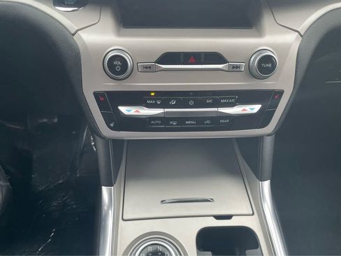 Used 2023 Ford Explorer XLT w/ Equipment Group 202A AWD/4WD image 24