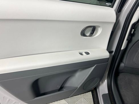 Used 2025 Hyundai Ioniq 5 SEL image 28