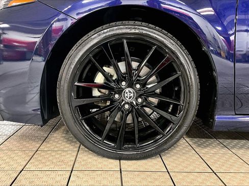 Used 2022 Toyota Camry XSE image 9