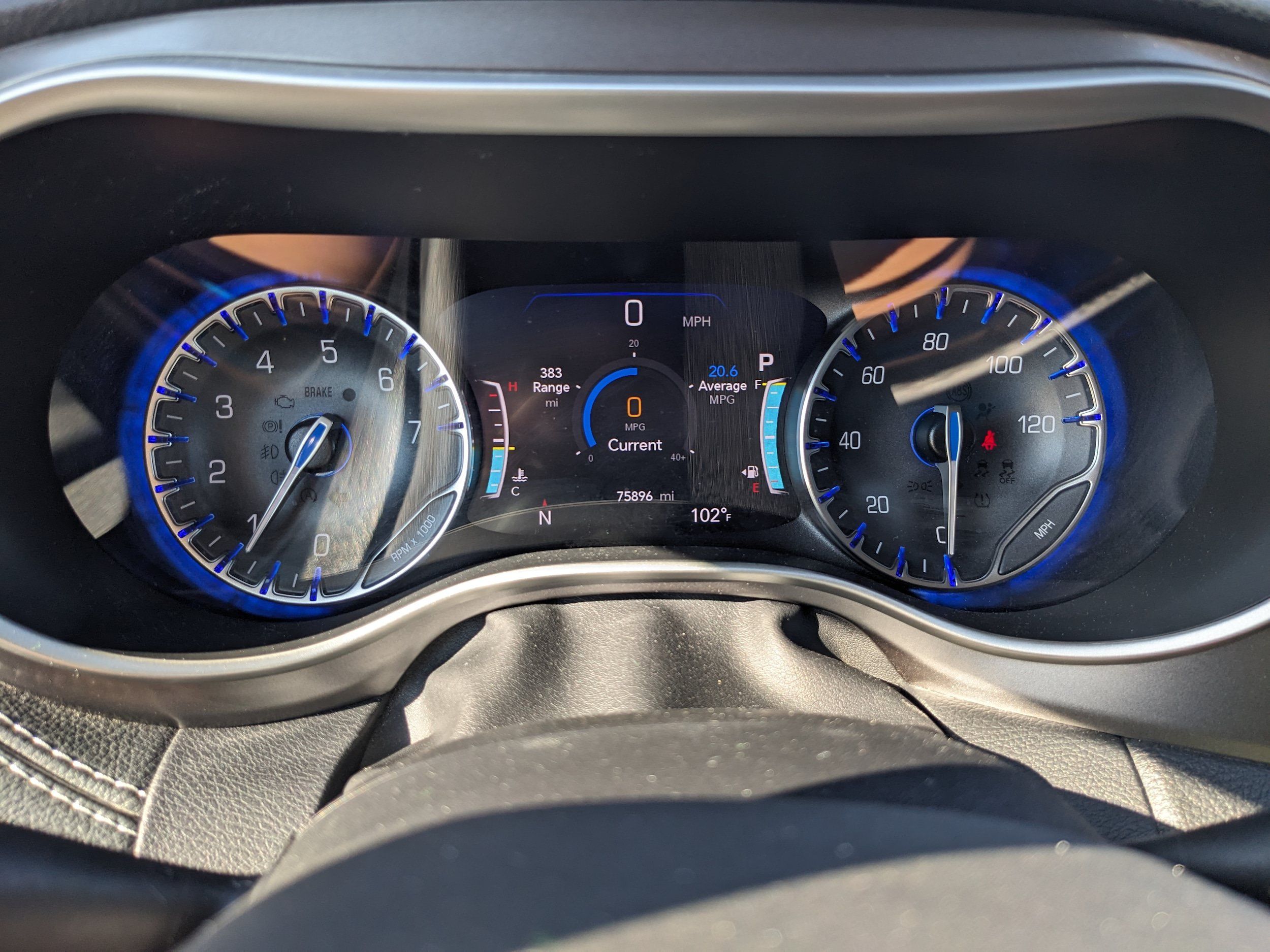 Used 2022 Chrysler Pacifica Touring-L w/ Uconnect Theater Family Group AWD/4WD image 14