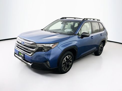 Used 2025 Subaru Forester Premium image 3