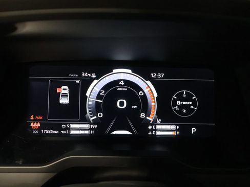 Used 2024 Toyota Tundra Platinum image 41