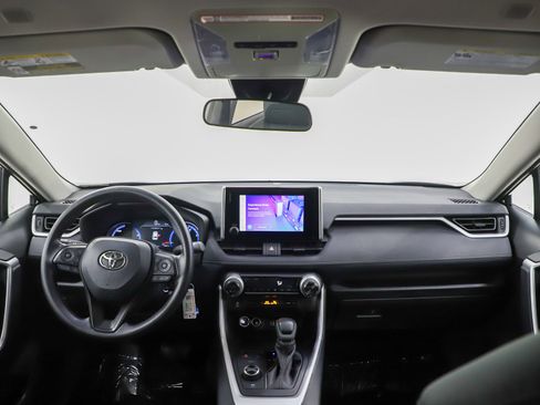 Used 2025 Toyota RAV4 LE image 13