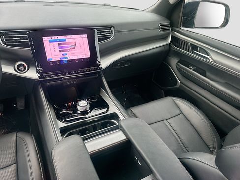 Used 2025 Jeep Wagoneer Series II image 23