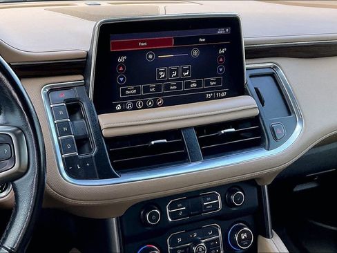 Used 2021 Chevrolet Suburban Premier w/ Premium Package AWD/4WD image 9