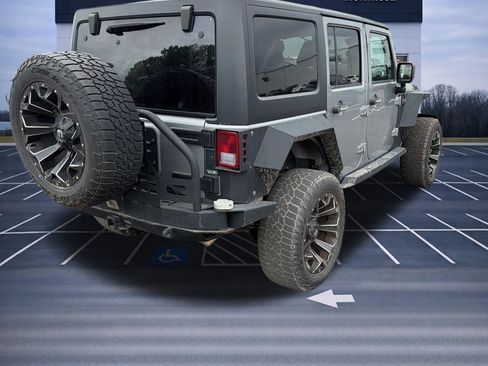 Used 2015 Jeep Wrangler Unlimited Sahara w/ Connectivity Group AWD/4WD image 5