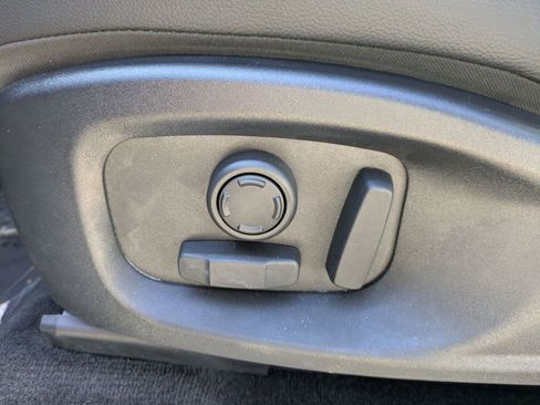 Used 2024 Jaguar E-PACE R-Dynamic SE image 16