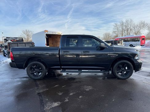Used 2017 RAM 1500 Express w/ Black Ram 1500 Express Group image 6