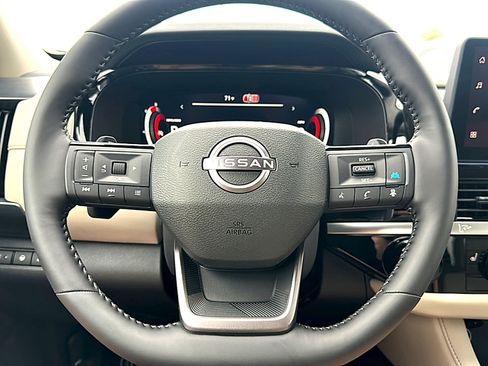 New 2026 Nissan Pathfinder SL FWD image 18