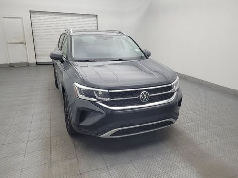 Used 2022 Volkswagen Taos SEL w/ Panoramic Sunroof Package FWD image 14