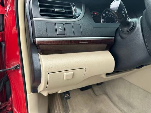 Used 2012 Toyota Camry XLE image 14