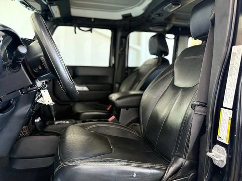 Used 2013 Jeep Wrangler Unlimited Rubicon w/ Connectivity Group AWD/4WD image 18