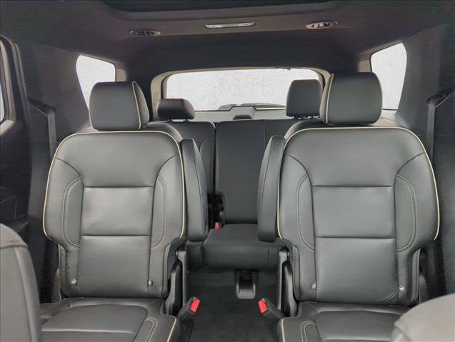 Used 2023 Chevrolet Traverse Premier w/ Redline Edition AWD/4WD image 23