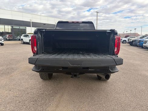 Used 2022 GMC Sierra 2500 AT4 w/ AT4 Premium Plus Package image 10