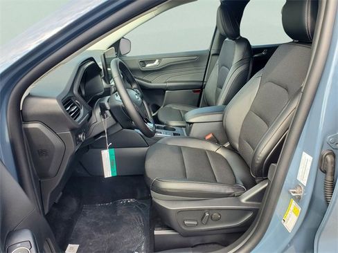 New 2025 Ford Escape SE image 16