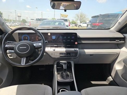 Used 2024 Hyundai Kona SEL FWD image 5