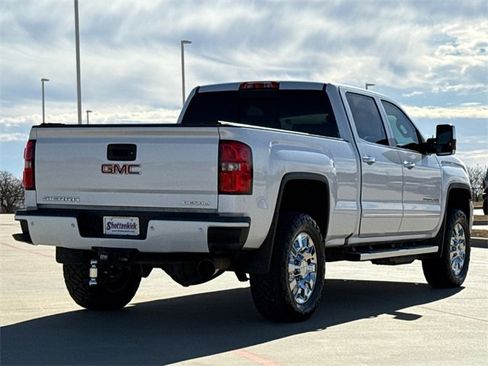 Used 2019 GMC Sierra 2500 Denali w/ Duramax Plus Package image 8
