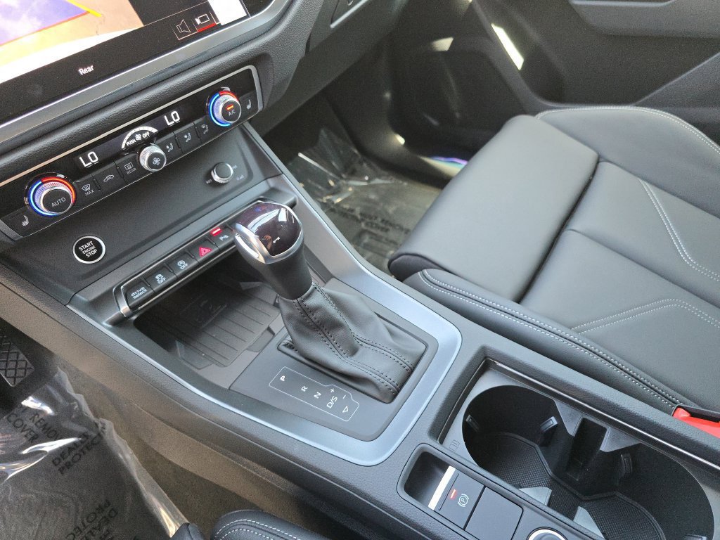 Certified 2025 Audi Q3 2.0T Premium w/ Convenience Package AWD/4WD image 28