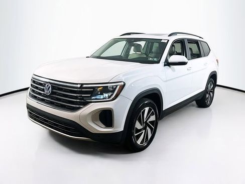 Used 2024 Volkswagen Atlas SE AWD/4WD image 3