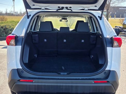 Used 2025 Toyota RAV4 XLE image 32