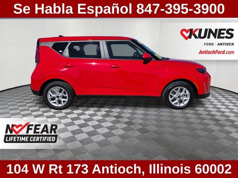Used 2025 Kia Soul LX w/ LX Technology Package FWD image 10