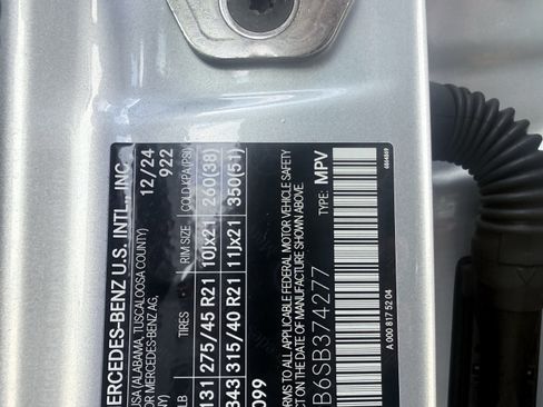 Used 2025 Mercedes-Benz GLE 450e 4MATIC w/ AMG Line Exterior image 91