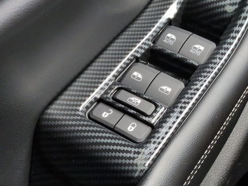 Used 2023 Jeep Grand Cherokee Limited image 24