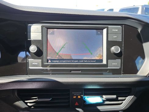 Used 2024 Volkswagen Jetta SE FWD image 20