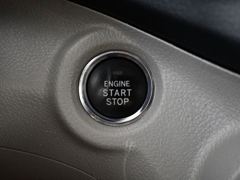 Used 2010 Toyota Highlander Limited image 34