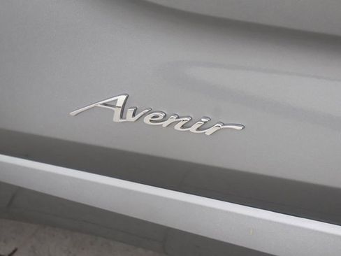 Used 2025 Buick Encore GX Avenir image 9