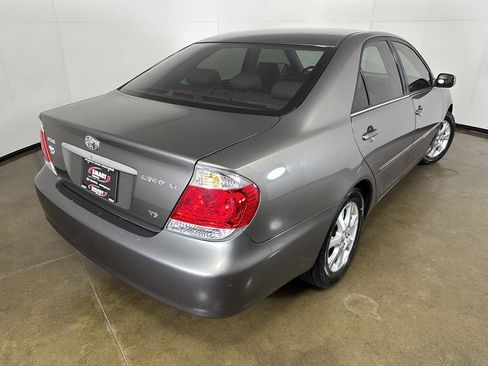 Used 2006 Toyota Camry XLE FWD image 10