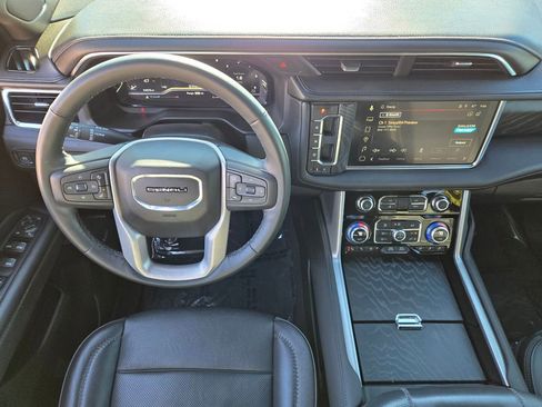 Used 2023 GMC Yukon Denali image 13