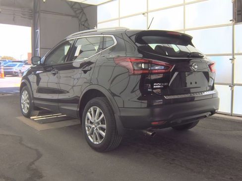 Used 2020 Nissan Rogue Sport SV FWD image 4