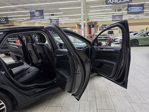 Used 2018 Ford Fusion Titanium FWD image 13