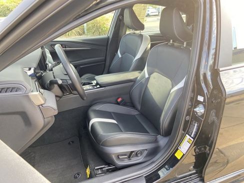 Used 2025 Toyota Camry SE image 18