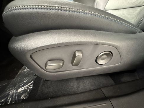 New 2026 Chevrolet Equinox EV LT image 14